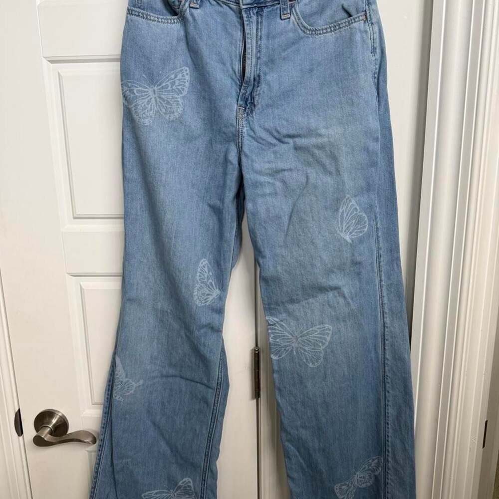 Hollister Ultra High-Rise Baggy Butterfly Jeans W25R